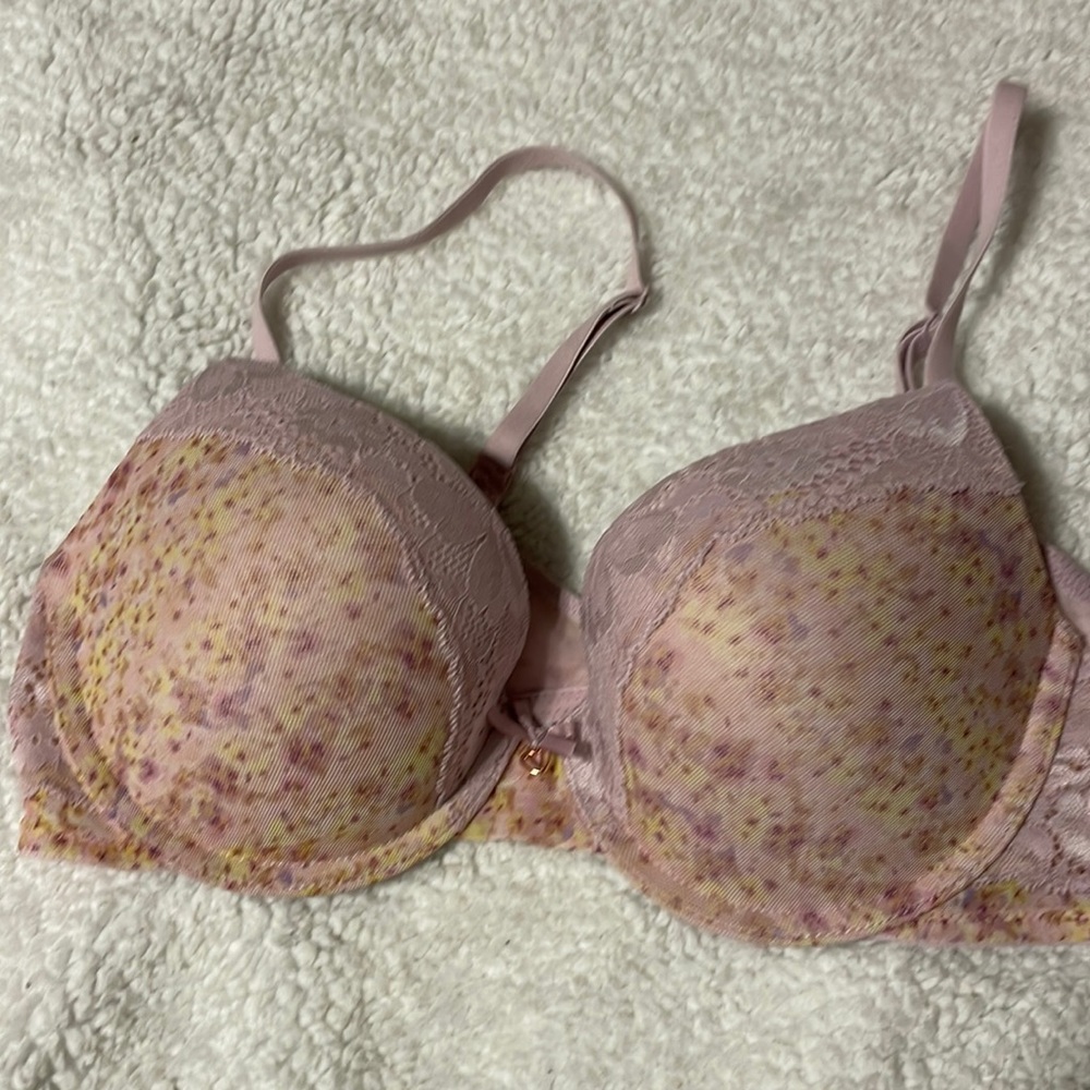 Victoria’s Secret Body by Victoria bra